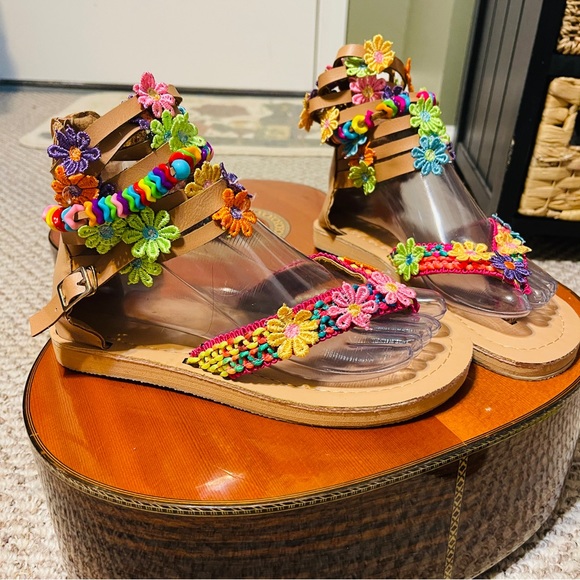 💐Frisky Colorful Floral Zip Back Ankle Thong Sandals! - Picture 4 of 10